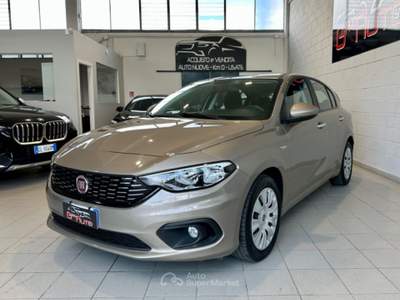Fiat Tipo 1.4 5p. Easy *NEOPATENTATI*SENSORI POSTERIORI* Oro usata Cassina de' Pecchi