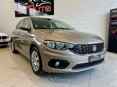 Fiat Tipo 1.4 5p. Easy *NEOPATENTATI*SENSORI POSTERIORI* Oro usata Cassina de' Pecchi