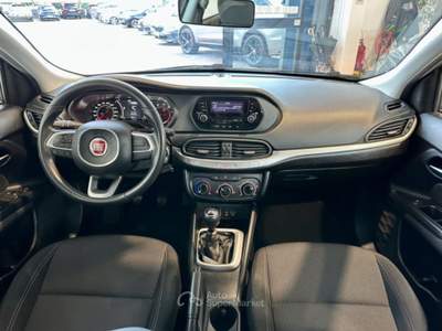 Fiat Tipo 1.4 5p. Easy *NEOPATENTATI*SENSORI POSTERIORI* Oro usata Cassina de' Pecchi
