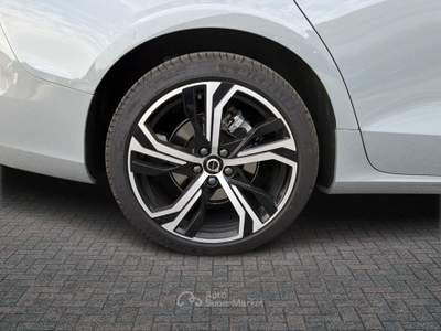 Volvo V60 V60 2.0 b4 plus dark auto Argento usata Rivoli