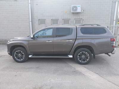 Mitsubishi L200 2.3d D.cab hard top 150cv auto UNICO PROPRIETARIO Bronzo usata Bernate Ticino