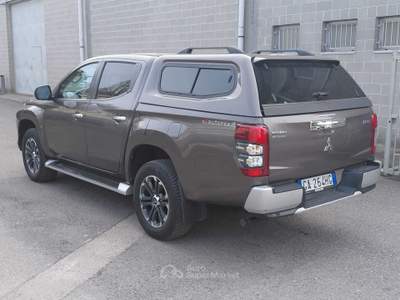 Mitsubishi L200 2.3d D.cab hard top 150cv auto UNICO PROPRIETARIO Bronzo usata Bernate Ticino