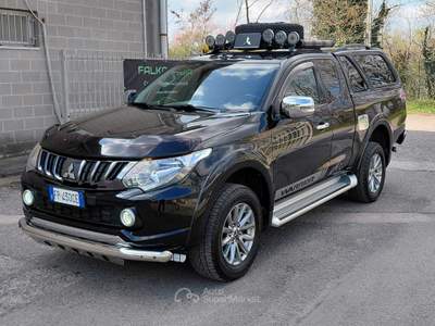 Mitsubishi L200 2.4d Double cab hard top 181cv UNICO PROPRIETARIO Nero usata Bernate Ticino