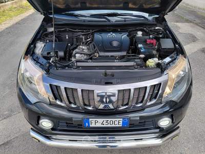 Mitsubishi L200 2.4d Double cab hard top 181cv UNICO PROPRIETARIO Nero usata Bernate Ticino