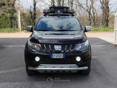 Mitsubishi L200 2.4d Double cab hard top 181cv UNICO PROPRIETARIO Nero usata Bernate Ticino