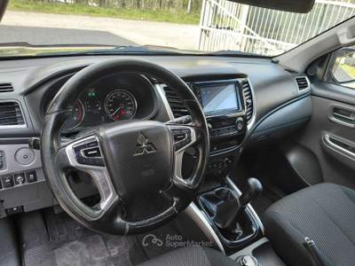 Mitsubishi L200 2.4d Double cab hard top 181cv UNICO PROPRIETARIO Nero usata Bernate Ticino