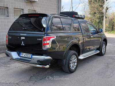 Mitsubishi L200 2.4d Double cab hard top 181cv UNICO PROPRIETARIO Nero usata Bernate Ticino