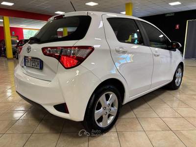 Toyota Yaris 1.0 5 porte ** KM CERTIF. TOYOTA ** Bianco usata Bozzolo