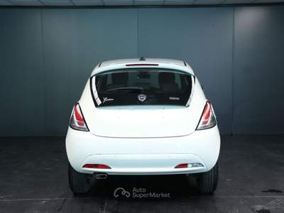 Lancia Ypsilon 1.0 FireFly 5 porte S&S Hybrid Ecochic Gold Bianco usata Arsiè