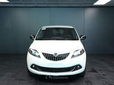 Lancia Ypsilon 1.0 FireFly 5 porte S&S Hybrid Ecochic Gold Bianco usata Arsiè