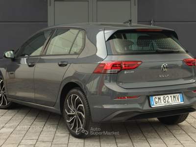 Volkswagen Golf 1.0 eTSI EVO DSG Life Grigio usata Caorso