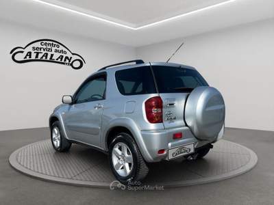 Toyota RAV4 2.0 Tdi D-4D 3 porte Sol Argento usata Maniace