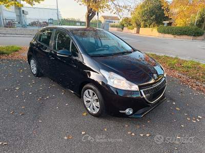 Peugeot 208 1.4 HDI 5 porte 2013 SOLO 129.000 KM usata Grosseto