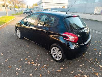 Peugeot 208 1.4 HDI 5 porte 2013 SOLO 129.000 KM usata Grosseto