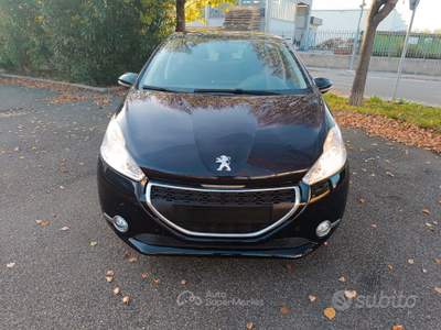 Peugeot 208 1.4 HDI 5 porte 2013 SOLO 129.000 KM usata Grosseto