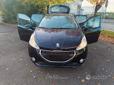 Peugeot 208 1.4 HDI 5 porte 2013 SOLO 129.000 KM usata Grosseto
