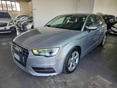 Audi A3 A3 III 2013 Sportback Sportback 1.6 tdi Ambition 110cv s-tronic E6 Argento usata Martinengo