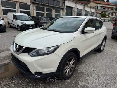 Nissan Qashqai DPF Tekna usata Omegna
