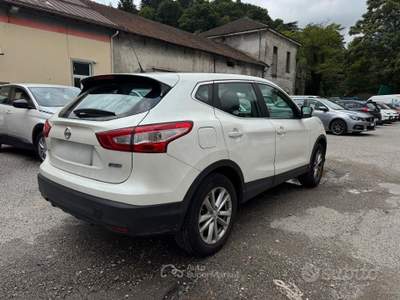 Nissan Qashqai DPF Tekna usata Omegna