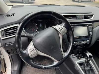 Nissan Qashqai DPF Tekna usata Omegna