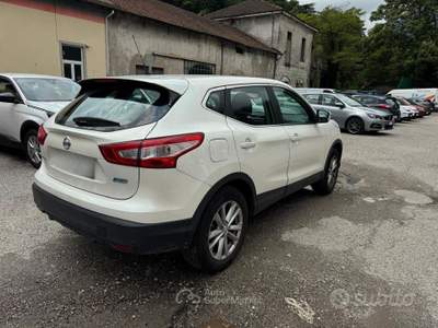 Nissan Qashqai DPF Tekna usata Omegna
