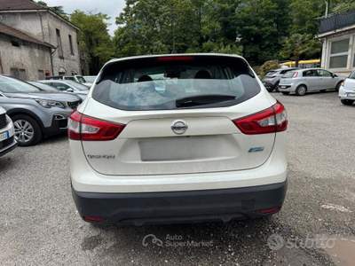 Nissan Qashqai DPF Tekna usata Omegna