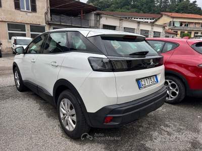 Peugeot 3008 S&S EAT8 Active Pack usata Omegna