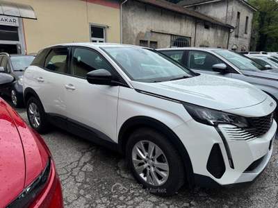 Peugeot 3008 S&S EAT8 Active Pack usata Omegna