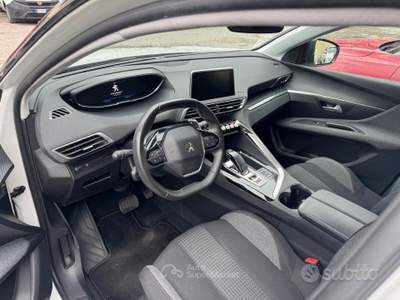 Peugeot 3008 S&S EAT8 Active Pack usata Omegna