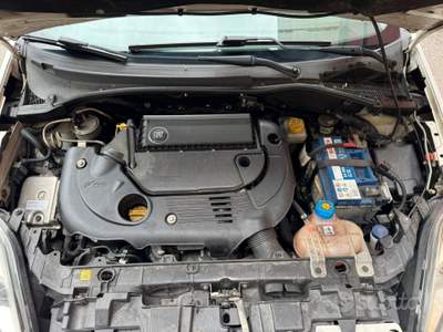 Fiat Punto II 75 CV 5 porte Lounge usata Omegna