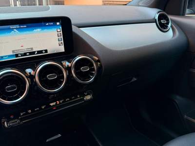 Mercedes-Benz GLA hybrid EQ Premium usata FERRARA