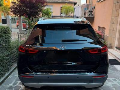 Mercedes-Benz GLA hybrid EQ Premium usata FERRARA