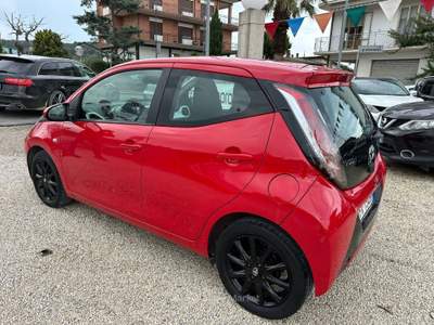 Toyota Aygo X Aygo 5p 1.0 x-cool my15 Rosso usata Altidona