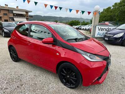 Toyota Aygo X Aygo 5p 1.0 x-cool my15 Rosso usata Altidona
