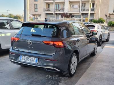 Volkswagen Golf DSG SCR Style Grigio usata Altamura