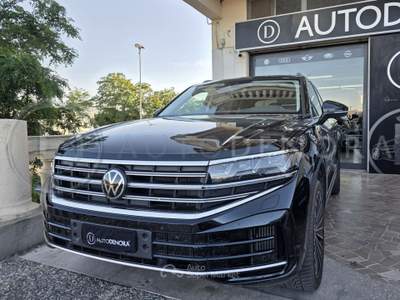Volkswagen Touareg 3.0 V6 TSI eHybrid Elegance#LED#TETTO#NAVI#COCKPIT#CARPLAY#CAM#AMBIENT LIGHT Nero usata Altamura