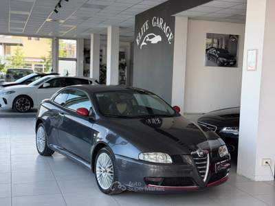 Alfa Romeo GT JTDM 16V Distinctive Gancio Traino Grigio usata CARESANABLOT Alfa Romeo GT JTDM 16V Distinctive Gancio Traino Grigio usata CARESANABLOT