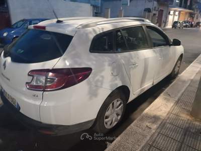 Renault Mégane Megane Mégane 1.5 dCi 110CV SporTour Limited Bianco usata Corato