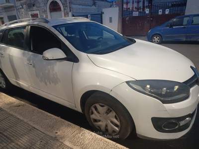 Renault Mégane Megane Mégane 1.5 dCi 110CV SporTour Limited Bianco usata Corato