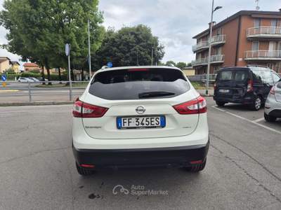 Nissan Qashqai 1.2 dig-t Tekna 115cv xtronic my16 Bianco usata Treviglio