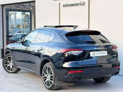 Maserati Levante 2.0 mhev AWD GT 330cv TETTO ITALIANA Nero usata Pomigliano d'Arco