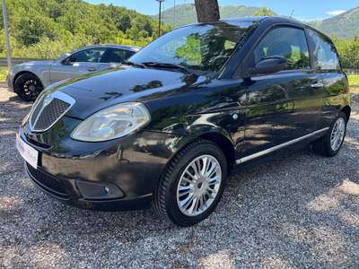 Lancia Ypsilon 5 Posti Unico Proprietrio Nero usata Isernia
