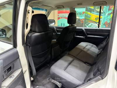 Mitsubishi Pajero Pajero 3.2 DI-D 16V aut. 5p. Intense DPF *7 POSTI*GANCIO TRAINO* Bianco usata Castrezzato