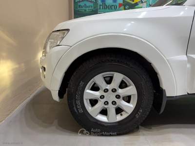 Mitsubishi Pajero Pajero 3.2 DI-D 16V aut. 5p. Intense DPF *7 POSTI*GANCIO TRAINO* Bianco usata Castrezzato