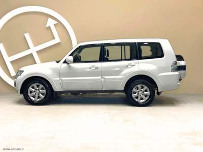 Mitsubishi Pajero Pajero 3.2 DI-D 16V aut. 5p. Intense DPF *7 POSTI*GANCIO TRAINO* Bianco usata Castrezzato