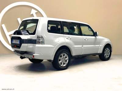 Mitsubishi Pajero Pajero 3.2 DI-D 16V aut. 5p. Intense DPF *7 POSTI*GANCIO TRAINO* Bianco usata Castrezzato