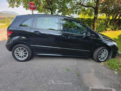 Mercedes-Benz Classe B MERCEDES B180 METANO AUTOMATICO "OK NEOPATENTATI usata Brescia
