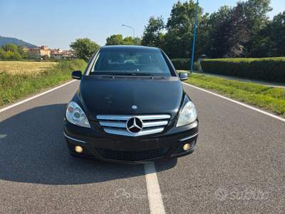 Mercedes-Benz Classe B MERCEDES B180 METANO AUTOMATICO "OK NEOPATENTATI usata Brescia