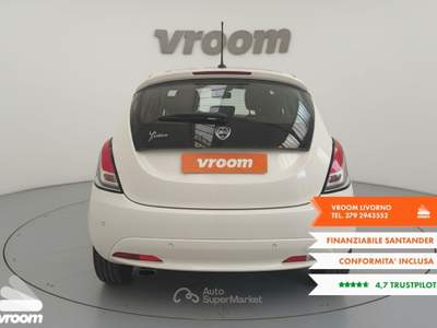Lancia Ypsilon Ypsilon 1.2 69 CV 5 porte Gold Bianco usata Livorno