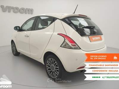 Lancia Ypsilon Ypsilon 1.2 69 CV 5 porte Gold Bianco usata Livorno
